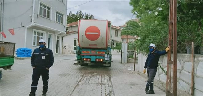 Marmara İlçesi´nde çöp konteynırları temizleniyor 