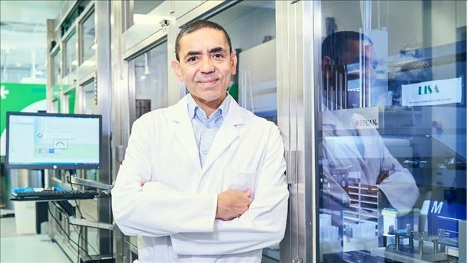 Korona virüse karşı aşı üreten Prof. Şahin, normale dönüş için tarih verdi 