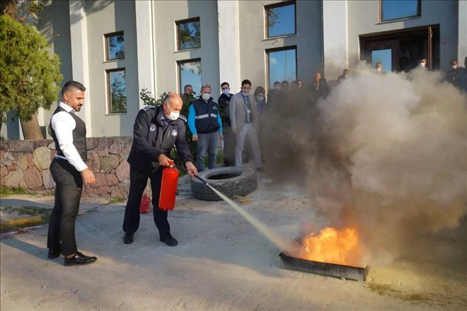 Ayvalık´ta Belediyesi personeline yangın eğitimi 