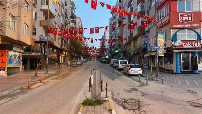 Bandırma Türk Bayraklarıyla donatıldı