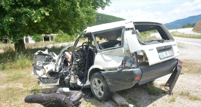 Kepsut´ta katliam gibi trafik kazası: 6 ölü