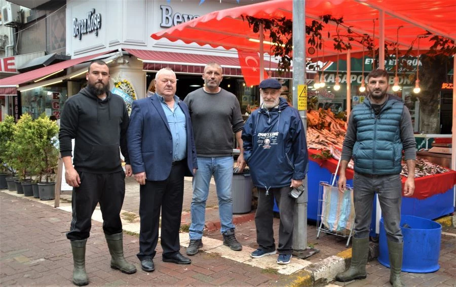 Erdek’te ‘Beyaz Köşe’ balık market açıldı 