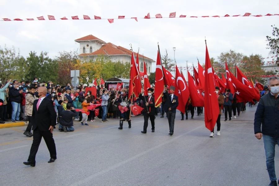 Bandırma’da Cumhuriyet Bayramı coşkusu 