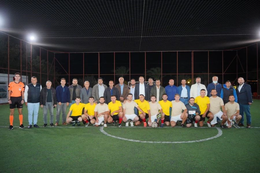 Futbolcular, Cumhuriyet Kupası için ter döküyor 