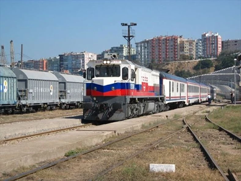 Bandırma-İzmir tren seferleri başladı
