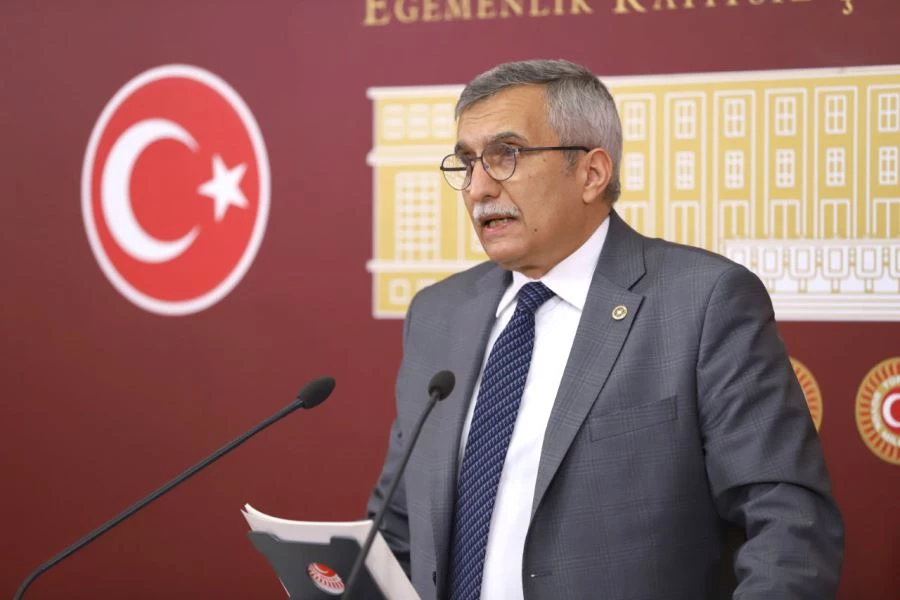 AKP Milletvekili Subaşı, CHP Milletvekili Özel’e verdi veriştirdi 