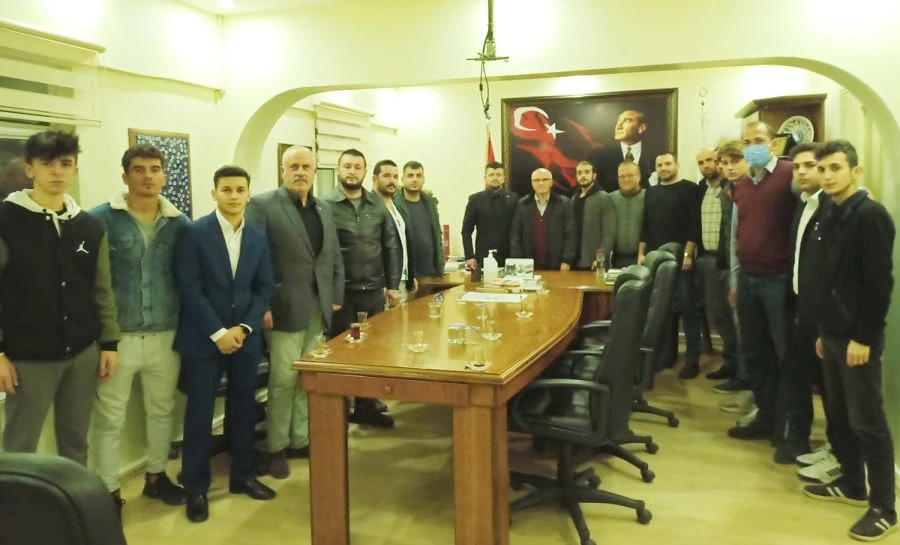 Ülkü Ocağı Başkanı Kılıç, Erdek Zeytin Kooperatifi’ni ziyaret etti 