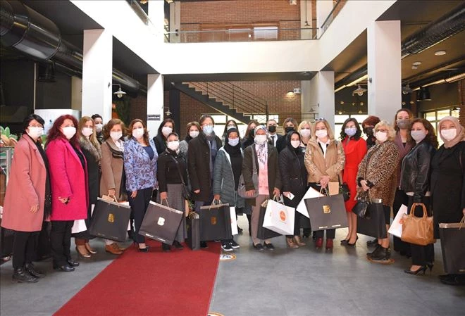 Büyükşehir, kadın muhtarların 8 Mart Kadınlar Günü´nü kutladı 