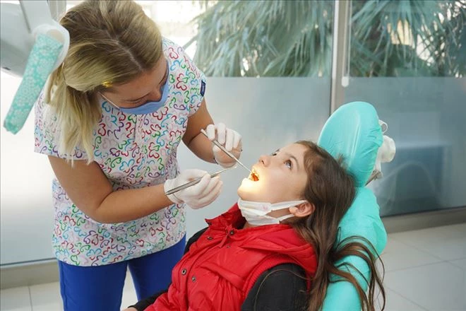 Ayvalık´ta çocuklara ücretsiz diş taraması yapılıyor