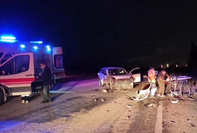 Erdek-Bandırma karayolunda kaza: 3 yaralı 