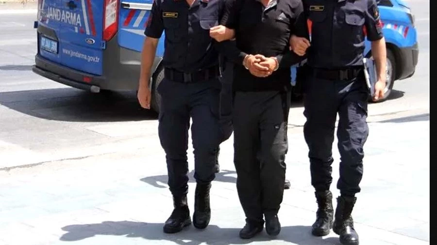Jandarma 10 aranan şahsı gözaltına aldı 