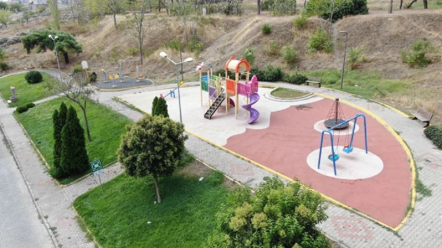 Karesi Belediyesi, yeni park ve spor sahaları kazandırıyor 