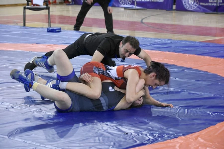 Yasemin Adar Kadınlar Güreş Türkiye Şampiyonası başladı 