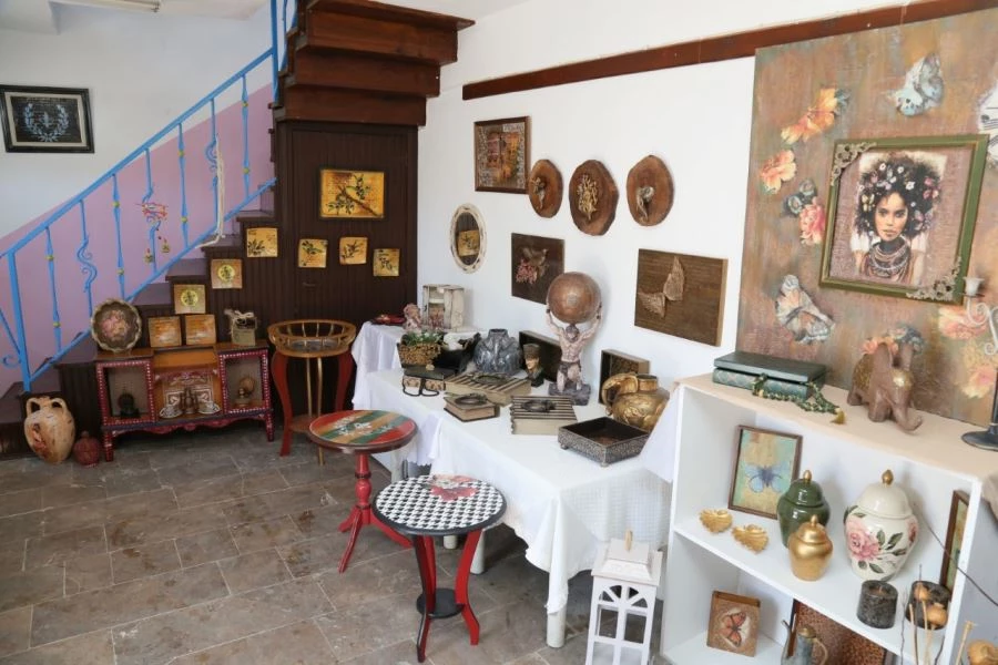 Edremit’te el sanatları sergisi açıldı 