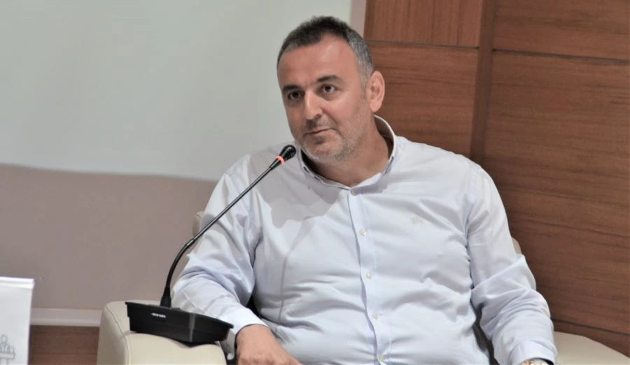 Âdem Yılmaz üniversitede Bandırmaspor Kulübü Asbaşkanı Yılmaz: “Başarının sırrı ekip çalışmasında”
