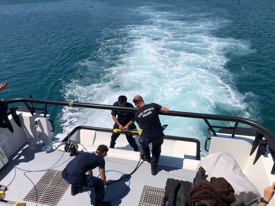 Fiber teknenin batmasıyla kaybolan 2 kişi aranıyor 