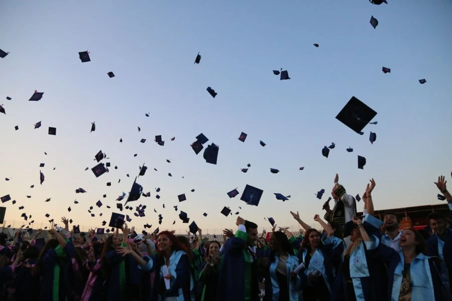 BANÜ’de mezuniyet heyecanı yaşandı
