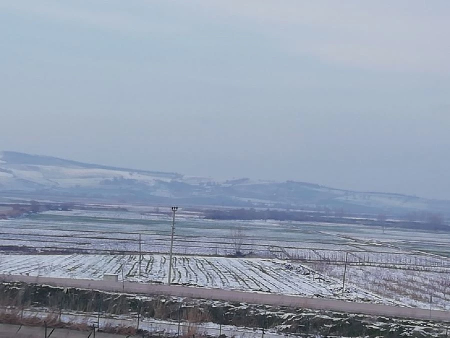 Kar yağışı ekili tarım arazilerini olumlu etkiledi 