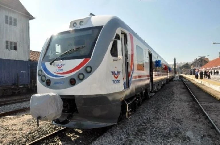 Bandırma-İzmir arası tren  seferleri yeniden hizmette 