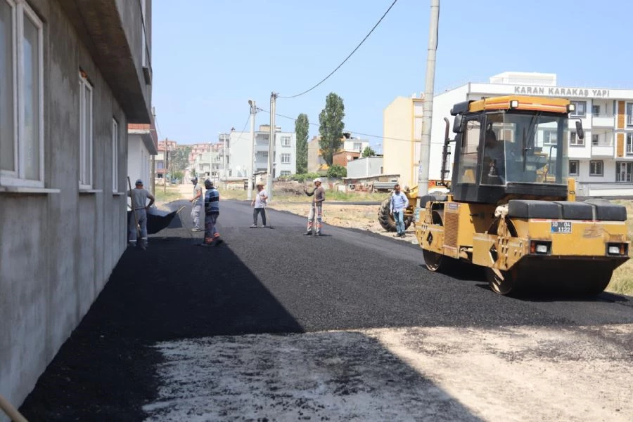 Bandırma Belediyesi’nin başlattığı asfalt seferberliği sürüyor 
