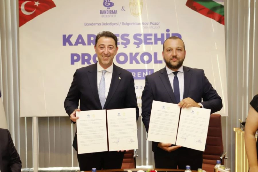 Bandırma ve Novipazar Belediyeleri arasında kardeşlik protokolü imzalandı 