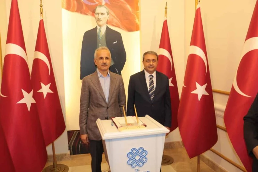 Ulaştırma ve Altyapı Bakanı Uraloğlu Balıkesir’i ziyaret etti 