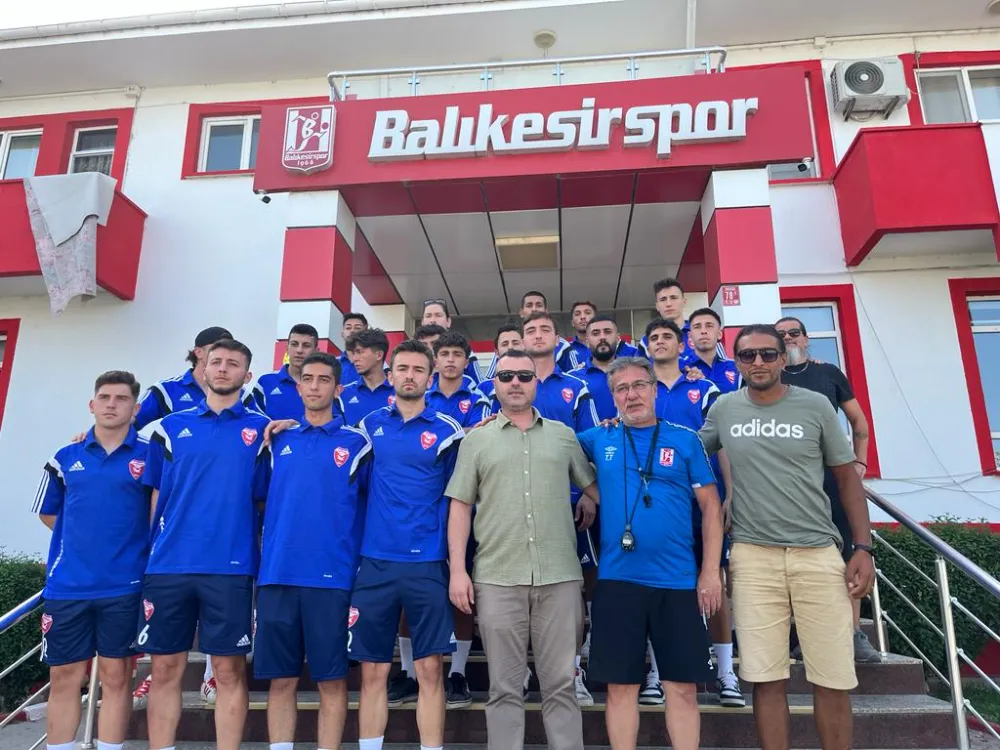 Erdekspor ile Balıkesirspor U19 dostluk maçı yaptı 