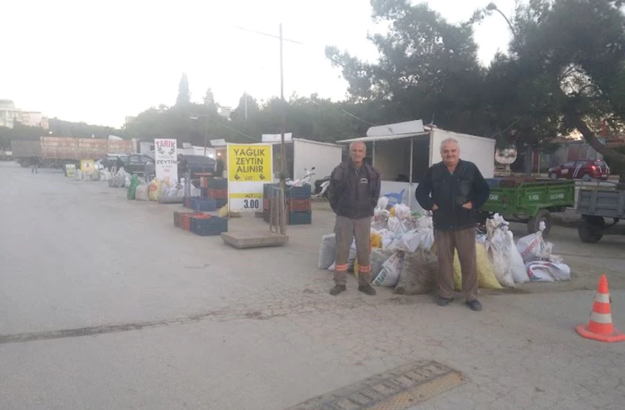 Zeytin Borsası Kamyon Garaj’ında 