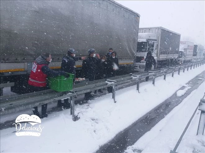 Kar mağdurlarının imdadına Kızılay yetişti 