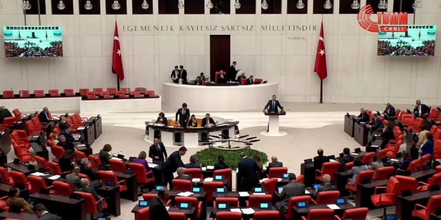 Kalıcı yaz saati sorunlarının araştırılmasını AKP ve MHP ret etti 