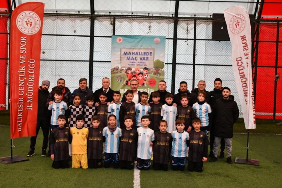 “Mahallede Maç Var” sloganıyla futbol turnuvası başladı 