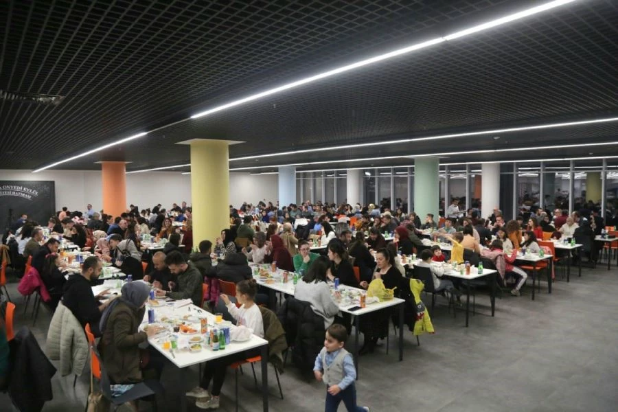 Bandırma 17 Eylül Üniversitesi’nde geleneksel iftar yemeği 