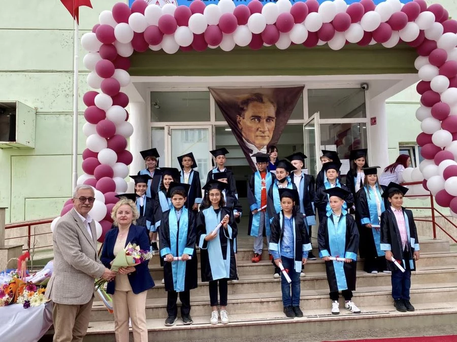 Atatürk İlkokulu’nda mezuniyet heyecanı