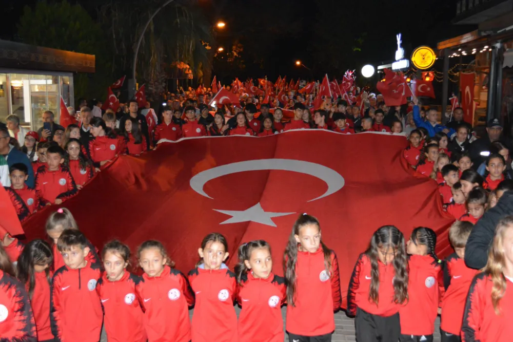 Erdek Cumhuriyet’ine sahip çıktı