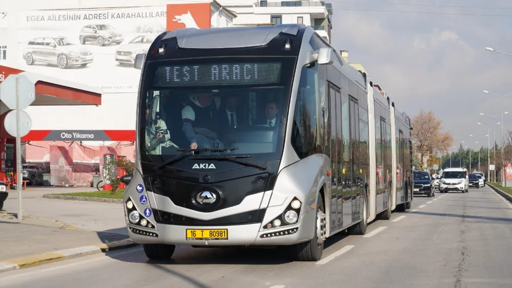 Başkan Akın direksiyona geçti, yeni otobüsleri tanıttı 