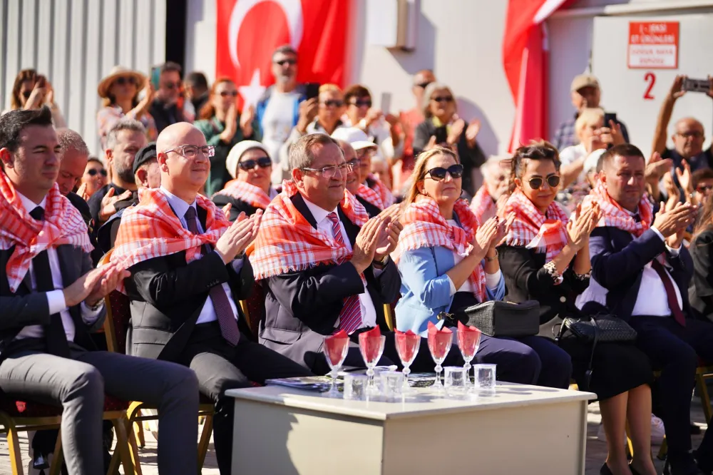 19. ULUSLARARASI AYVALIK ZEYTİN HASAT FESTİVALİ ÜÇ GÜN SÜREYLİ DOPDOLU GEÇTİ