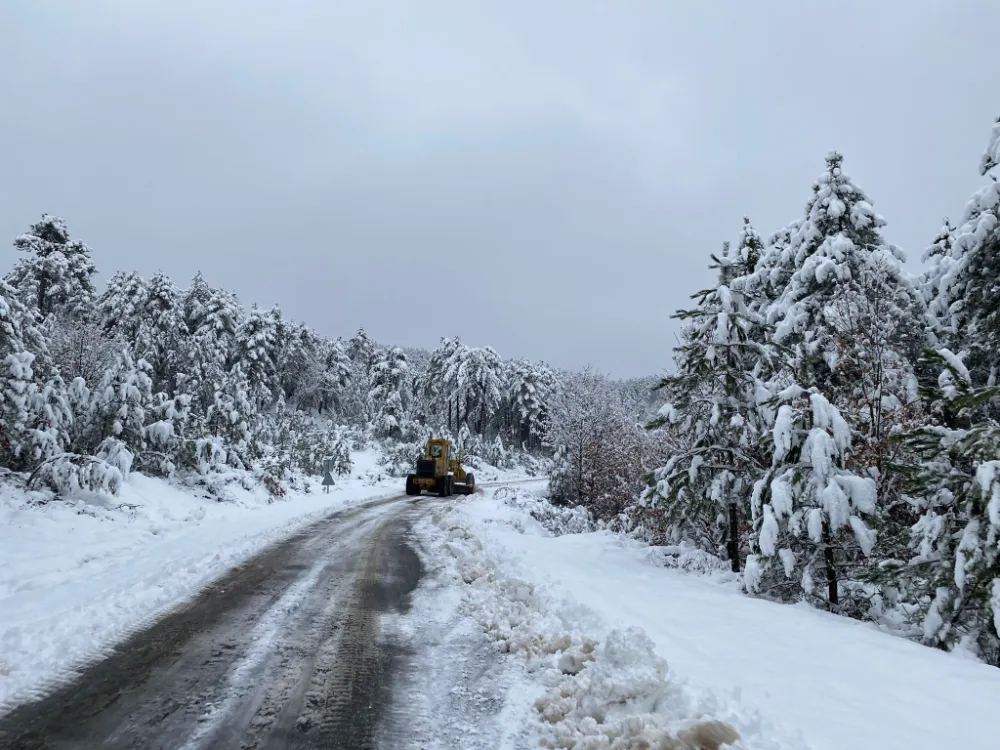  Balıkesir’de kar mesaisi