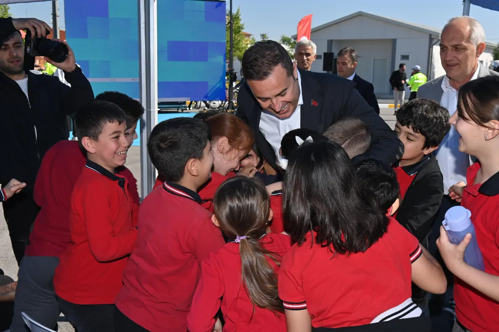 Büyükşehir’den bilinçlendirici Trafik Haftası etkinliği