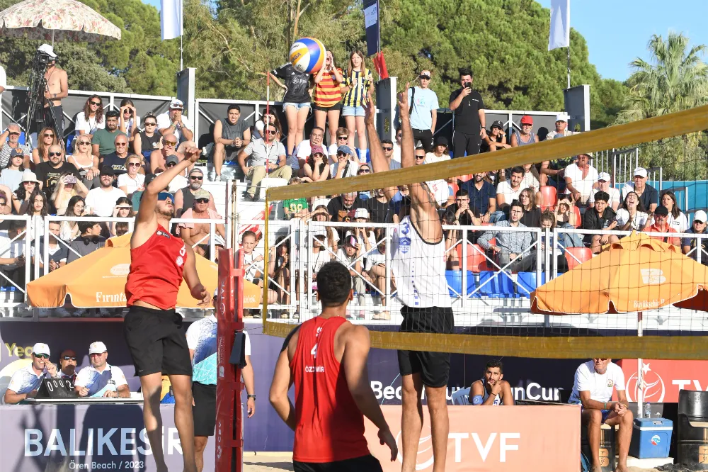 Balıkesir sahillerinde, plaj voleybolu rüzgârı esecek