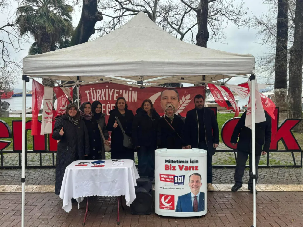 Yeniden Refah Partisi Erdek’te üyelik standı açtı