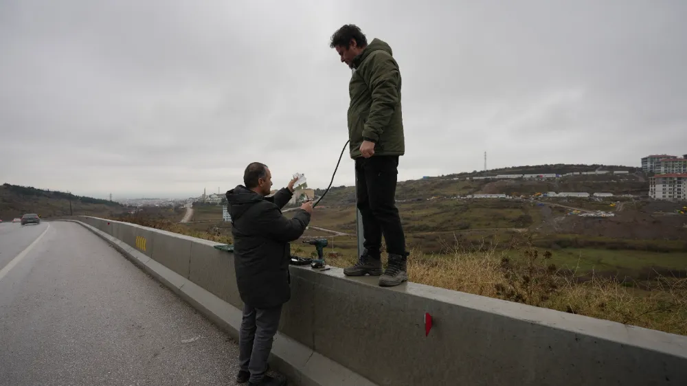 Trafik kazalarına karşı güvenli ve teknolojik sistem