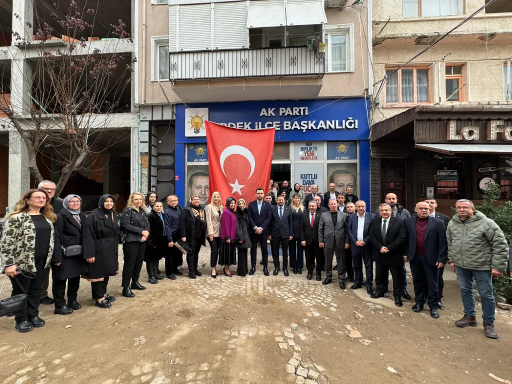 AK Parti Erdek Kadın Kollarında bayrak değişimi