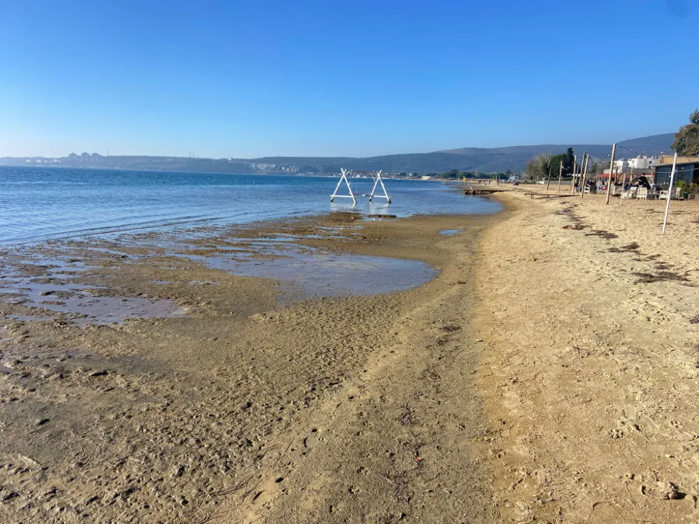 Erdek’te deniz çekildi