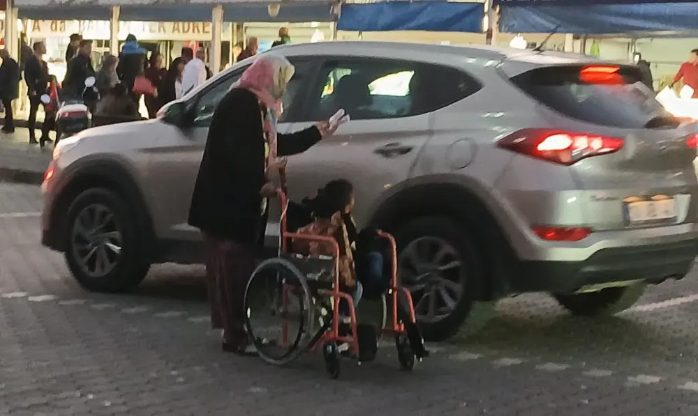 OTOPARKTA DİLENMEK  TATLI GELDİ