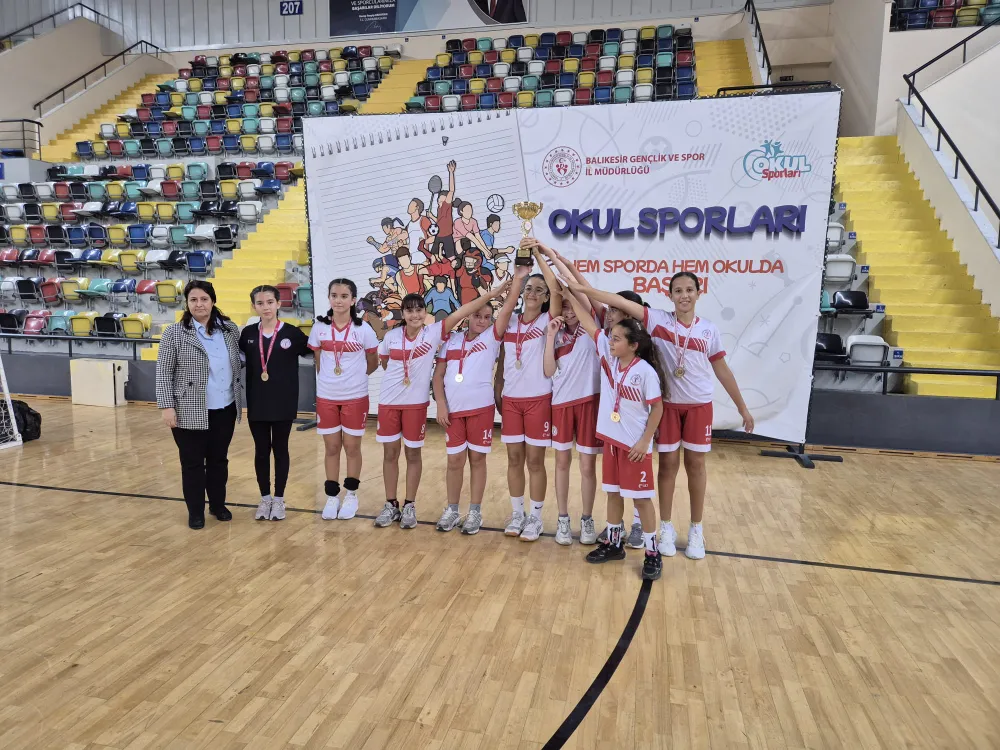 ERDEK NERİME YÜKSEL ORTAOKULU’NDAN BÜYÜK BAŞARI