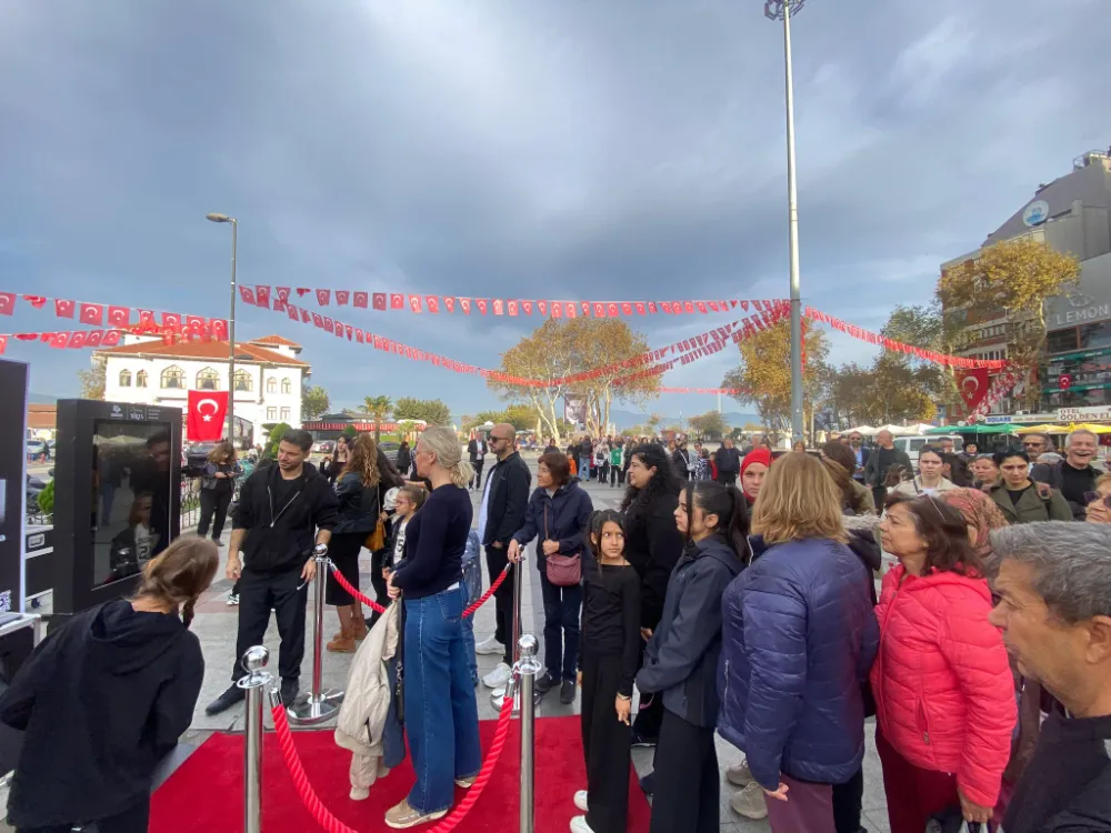 Bandırmalılar Ata’sıyla aynı karede buluştu