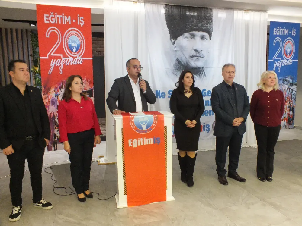 “Sarayın değil, cumhuriyetin, Atatürk’ün öğretmenleriyiz”