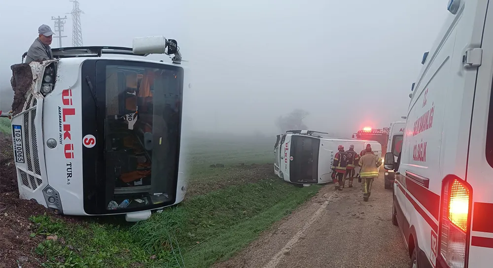 Öğrenci servis midibüsü şarampole yuvarlandı; 8 yaralı