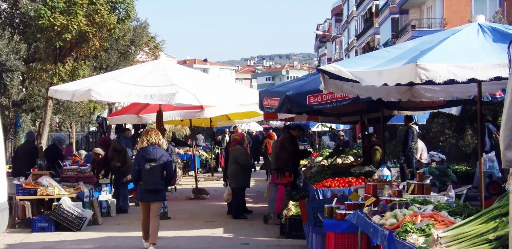 Erdek’te pazartesi pazarı geçici olarak yer değiştiriyor 