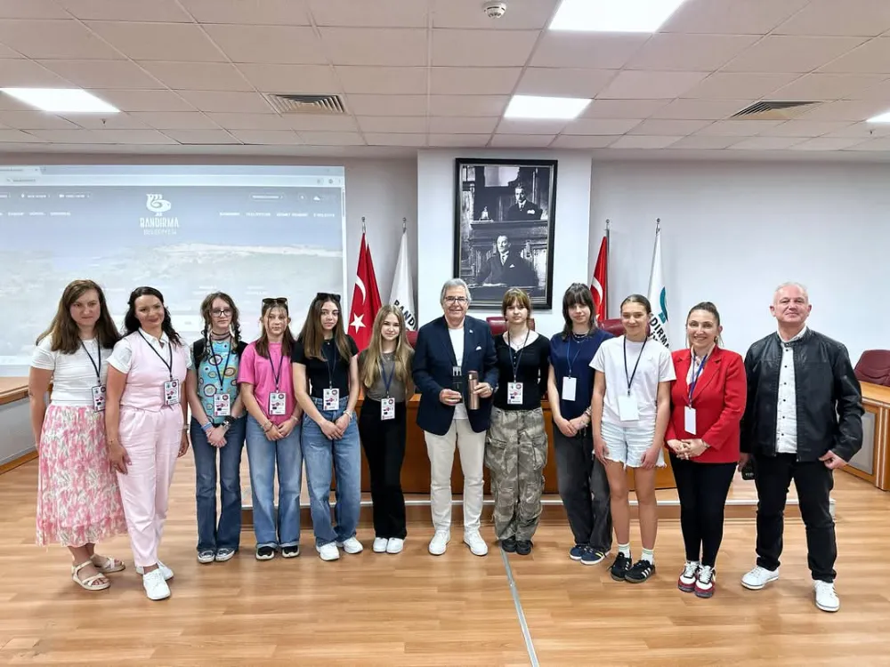 BAŞKAN MİRZA, ERASMUS IMAGİNARİUM PROJESİ KAPSAMINDA ÖĞRENCİLERİ AĞIRLADI